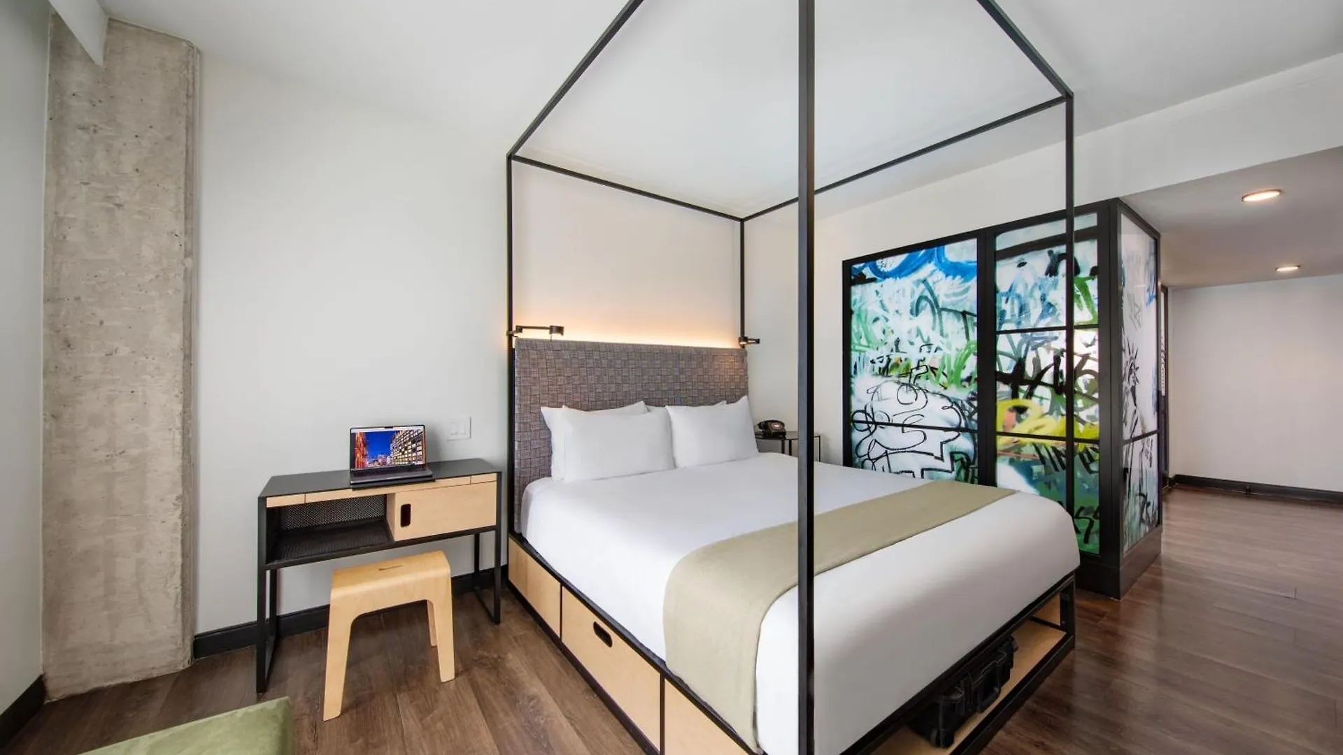 Moxy Nyc East Village New York 4*,  USA