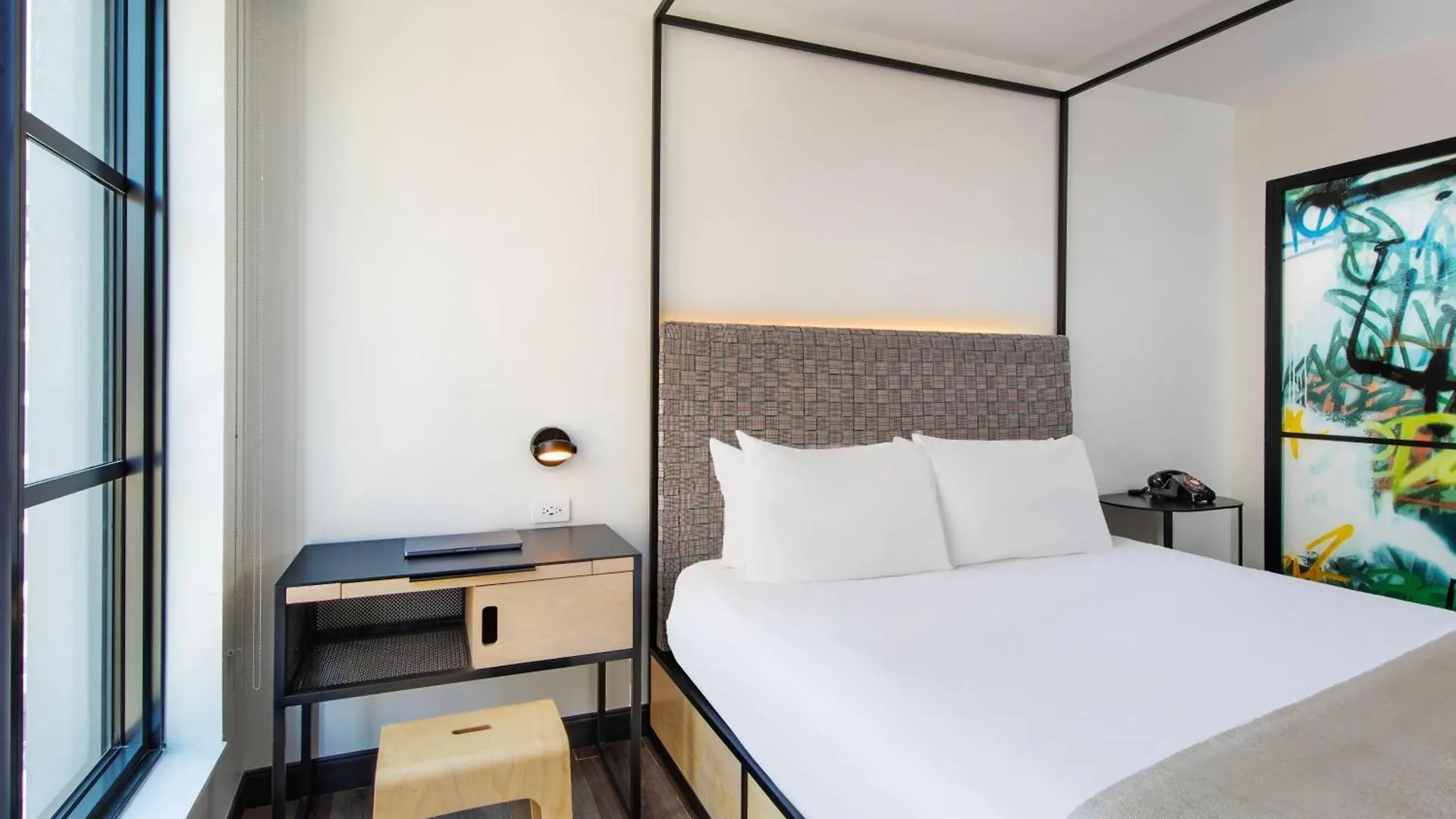ניו יורק Moxy Nyc East Village 4*, ניו יורק